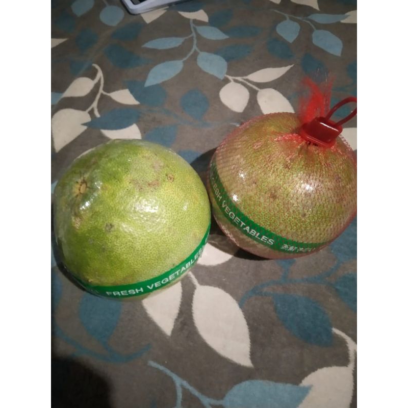 

jeruk pamelo madu tanpa biji 5 buah ukuran 800-1000 g bonus pisang tanduk 2 biji