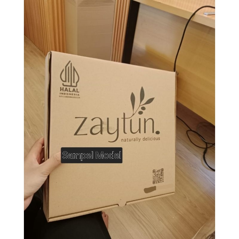 

Kardus Frontlock/Box Packing Makanan Ukuran 30x30x5 cm Polos