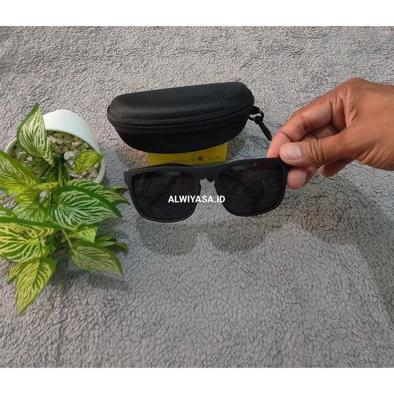 Kacamata Hitam Pria Polarized UV400
