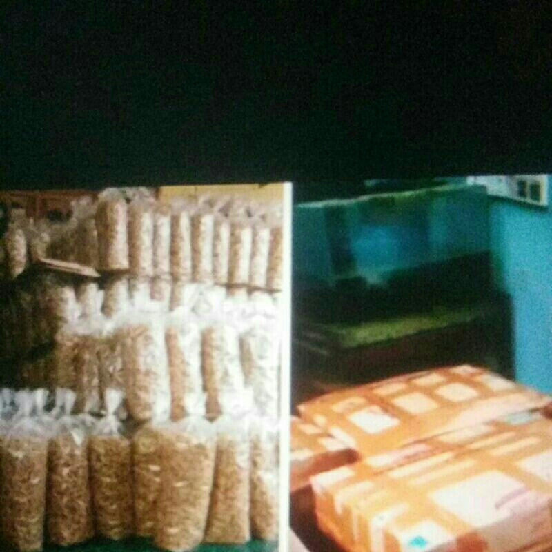 

kripik usus garing