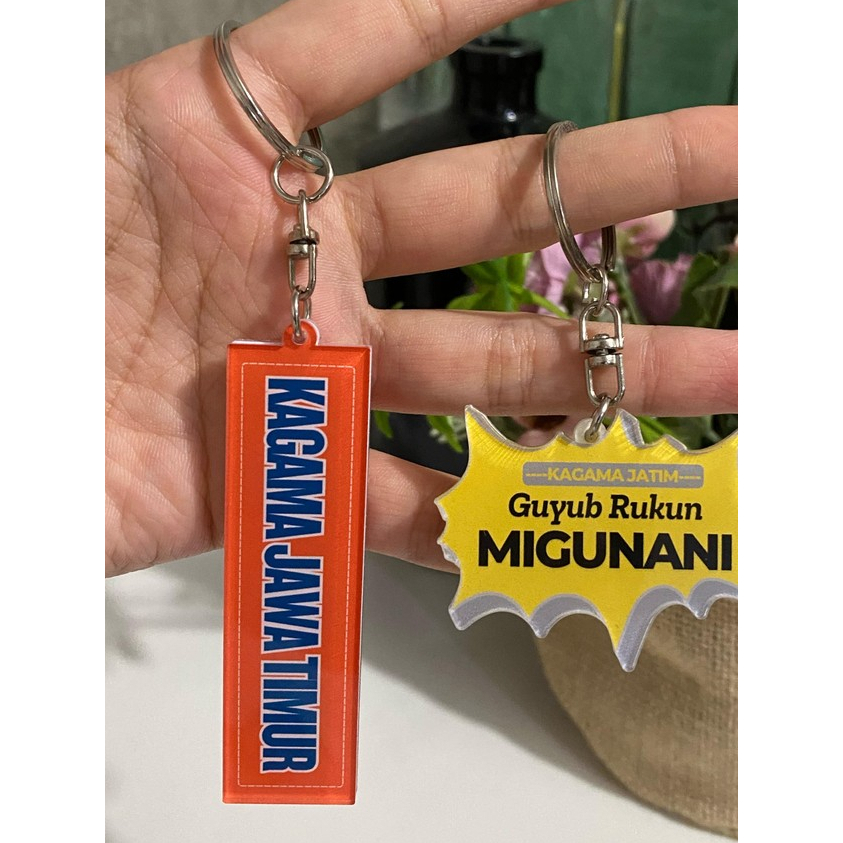 Gantungan Kunci Kagama Akrilik