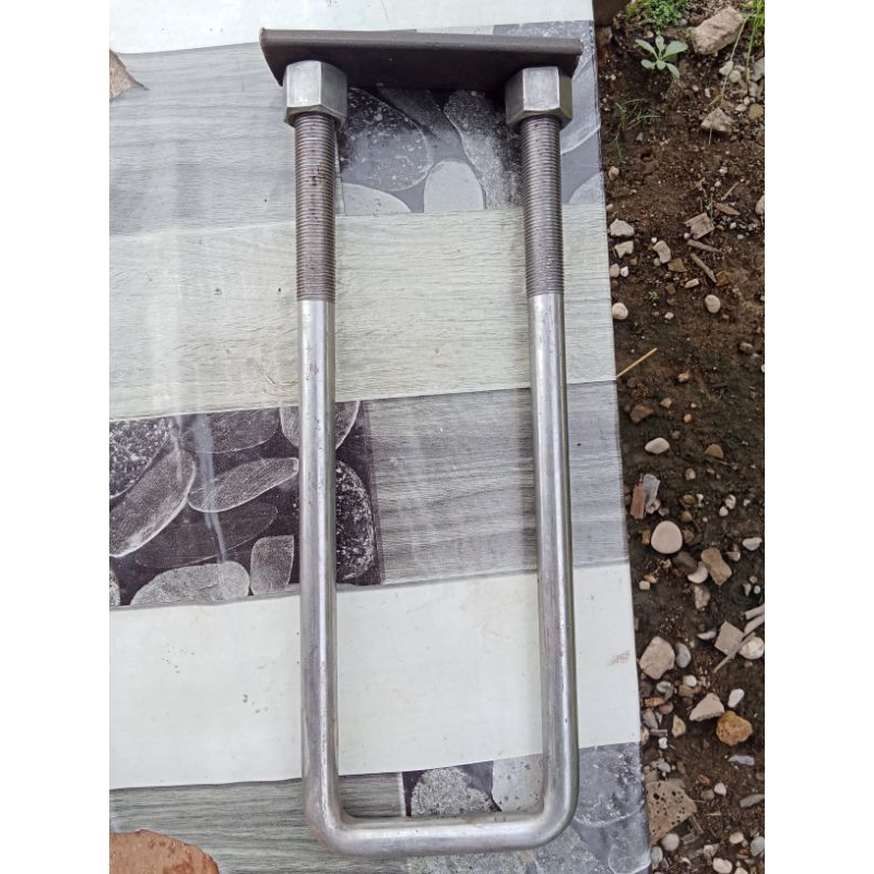 BAUT U BOLT/BEGOL SASIS TRUK, PANJANG 12 INCHI, BAHAN SEMI BAJA, KUNCI 24