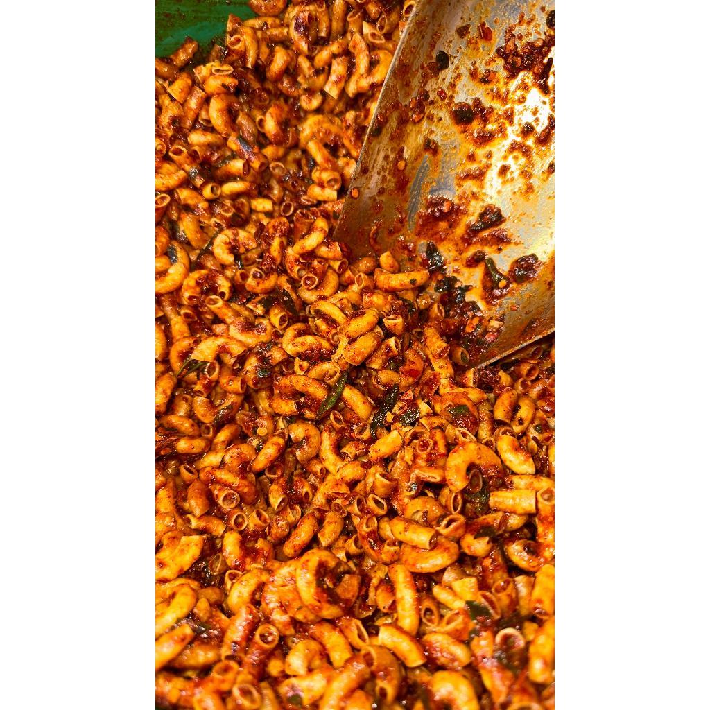 

Kerupuk Makaroni Daun Jeruk Pedas 500gr/Makaroni Bantat 1kg/Makaroni Pedas/Cemilan Pedas