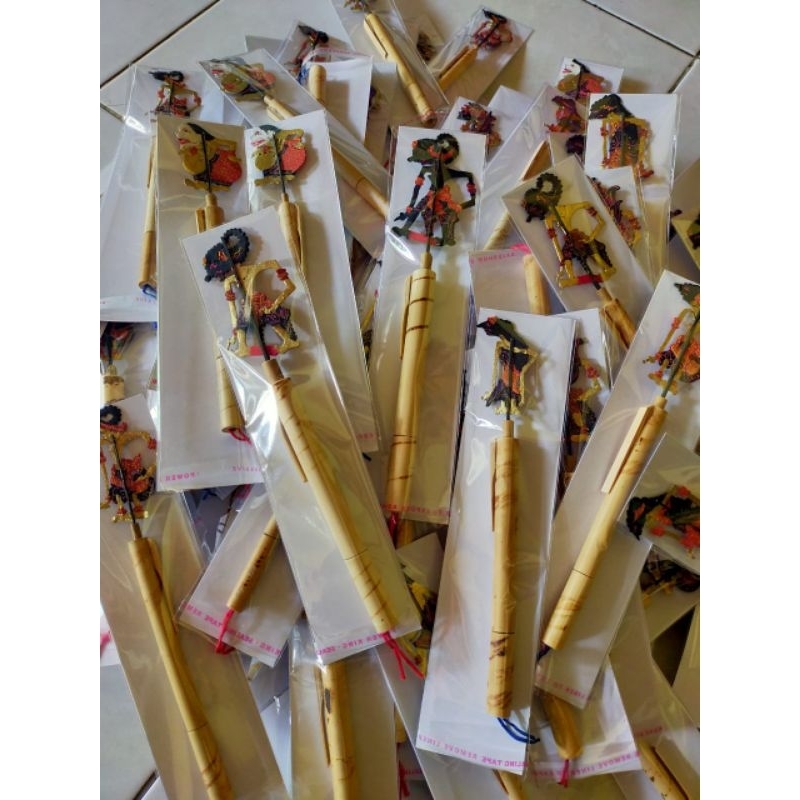 

souvenir bolpen pena wayang kulit