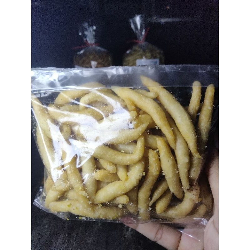 

Tiktuk Sinda K2M Cemilan Enak Pedas Asin Gurih Kriuk