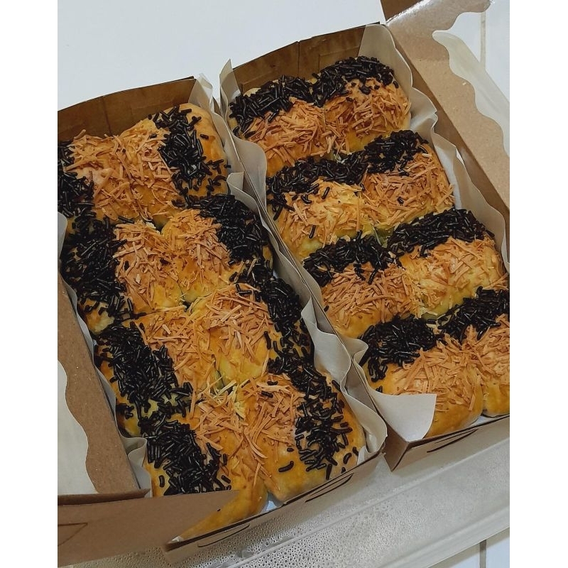 

REGULER Bolen piscok keju pengiriman reguler +paking tambahan