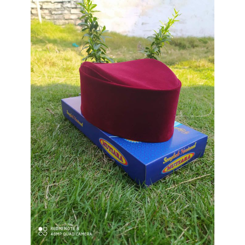 Peci/Songkok merah maroon
