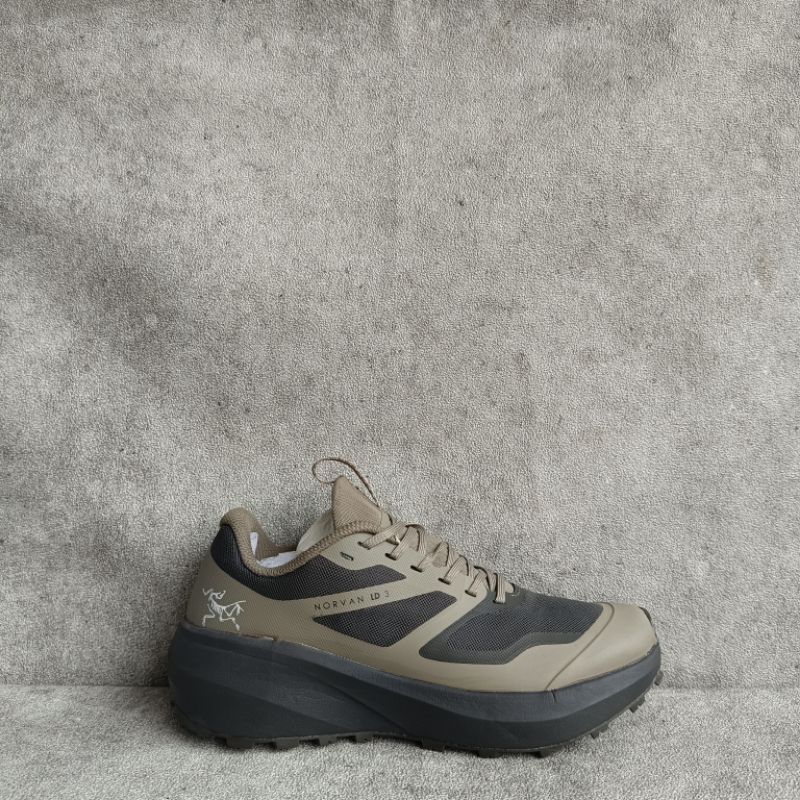 Sepatu Arcteryx Outdoor Trail Running Size 40