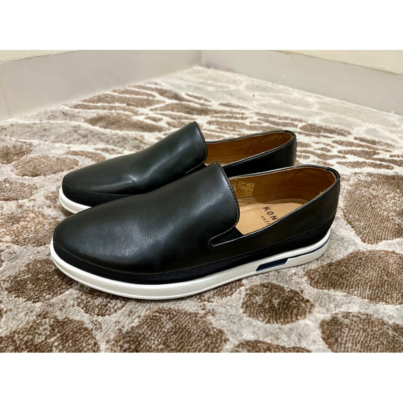 Sepatu Sneakers Slip On Branded Second Preloved