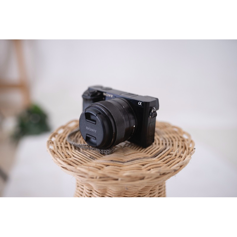 Sony A6000+Lensa Fix 35mm+Lensa Kit