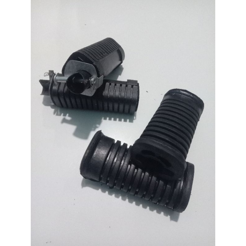 FOOSTEP DEPAN DAN BELAKNAG SUPRA/ KARET STEP PIJAKAN KAKI  SUPRA .SUPRA 125 .SUPRA X .SUPRA FIT .SUP