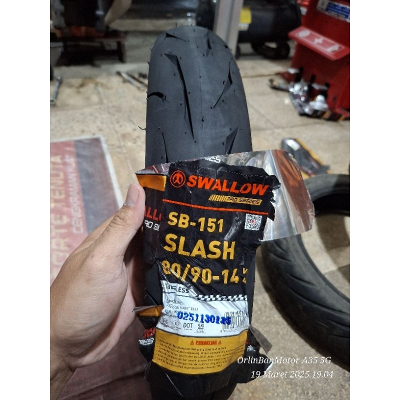 BAN SWALLOW SLASH 80/90-14 TUBLES/BAN DEPAN SWALLOW VARIO150/BAN DEPAN BEAT POP/BAN DEPAN SOFT COMPO