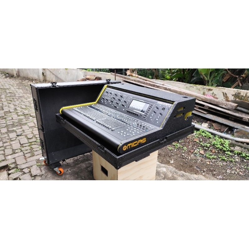 Hardcase MIDAS M32 Live