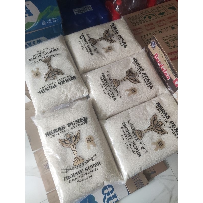 

Beras Premium Piala Thropy 3kg untuk Zakat Fitrah
