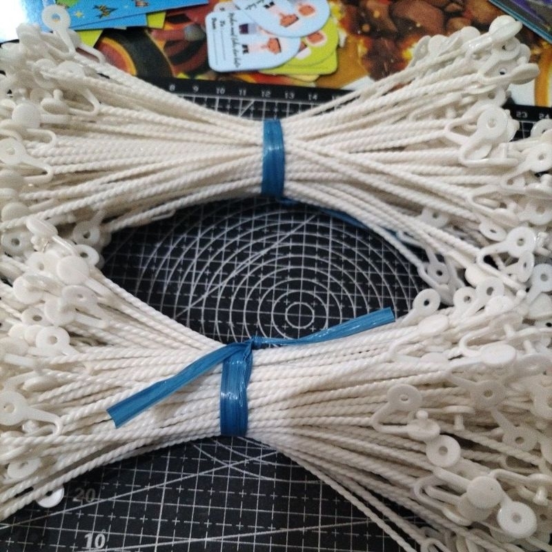 

isi 100 tali pelintir snack putih