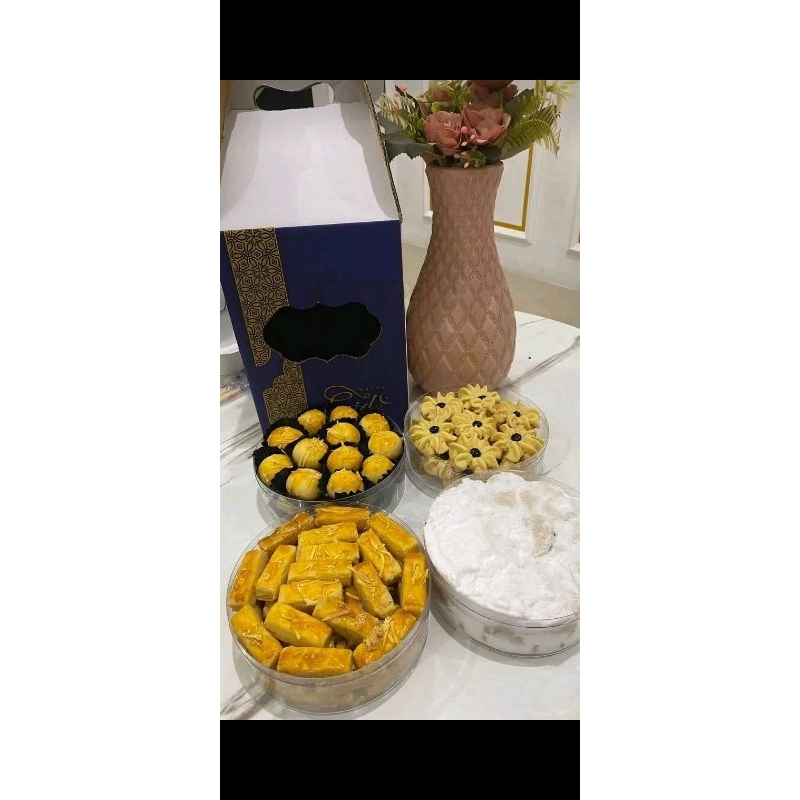 

kue kering 250gr isi 4toples