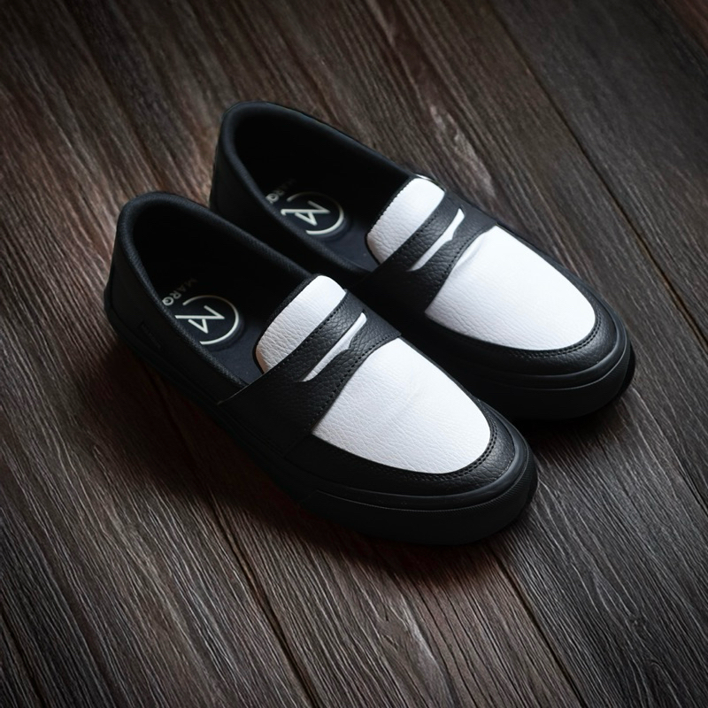 MARQUE.CO - Sepatu Sneakers Loafers Pria Wanita Unisex Hitam Putih Kasual Casual