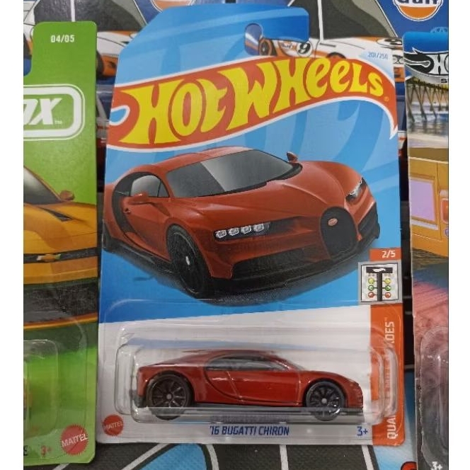 Hot Wheels Bugatti Chiron Red Quarter Mile Heroes