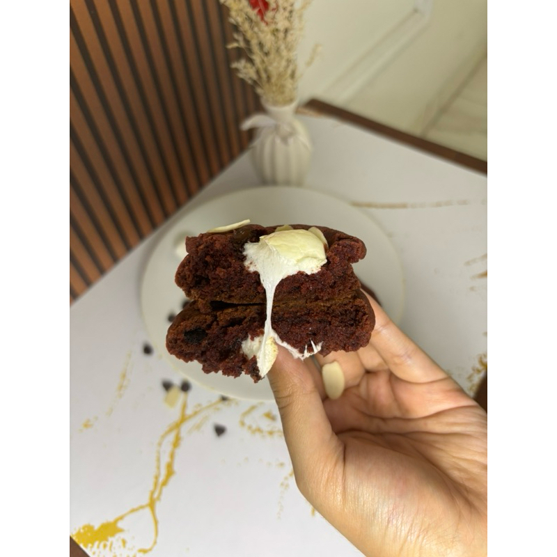 

soft cookies mix 2 red velvet 1 chocolate classic