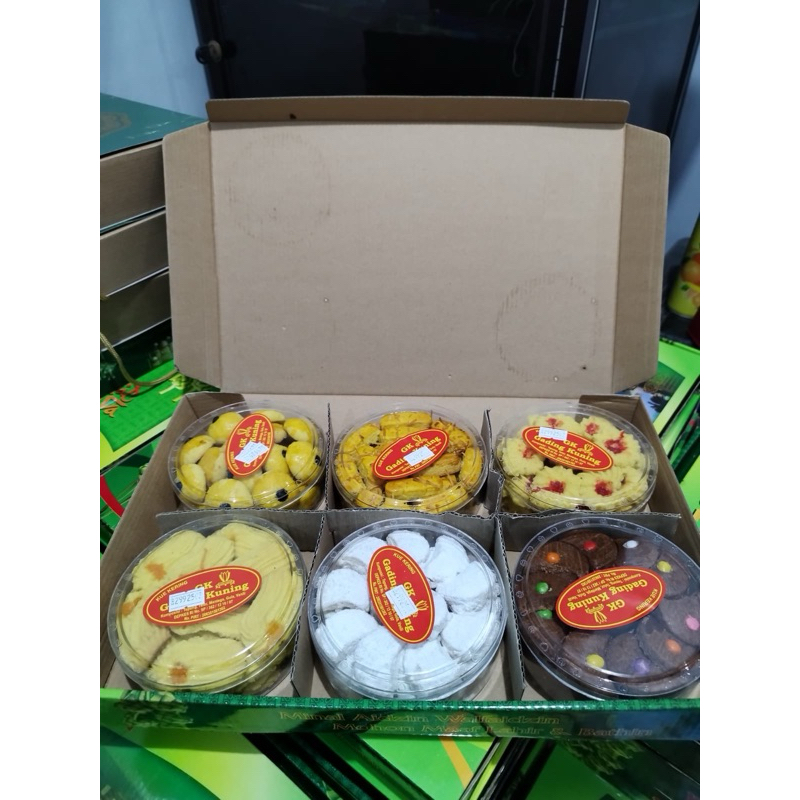 

Paket Kue Kering Lebaran Isi 6 Toples Hampers Kue Kering