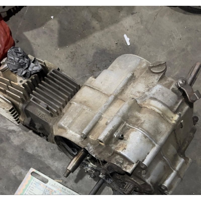 mesin supra v 2002 merah