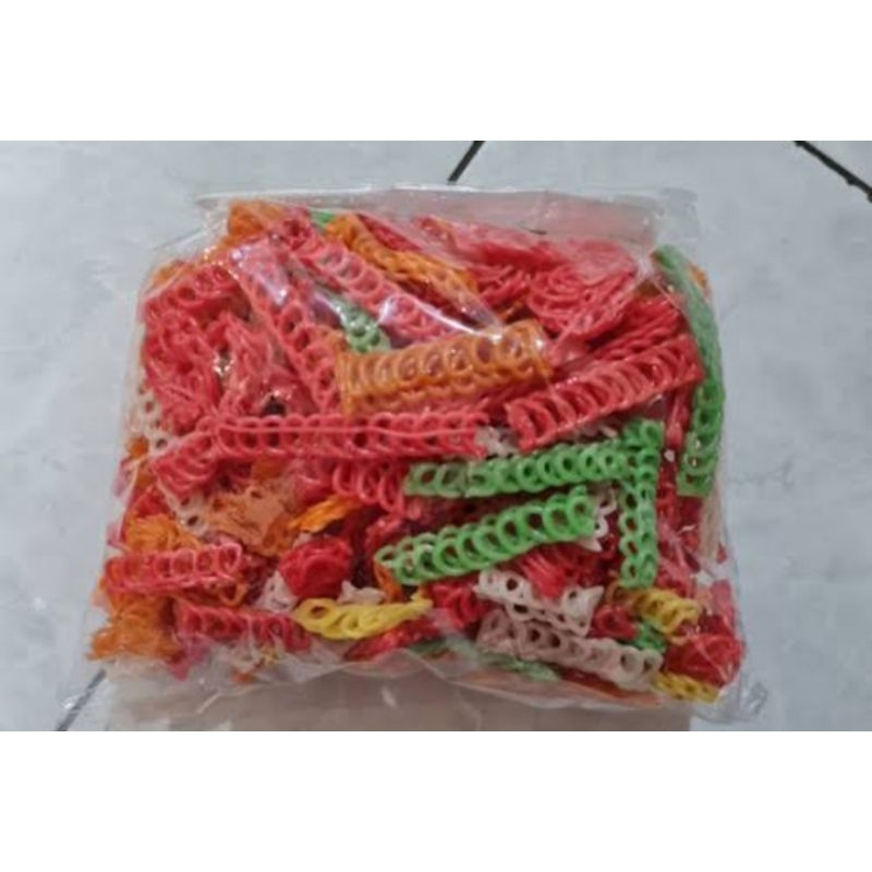 

Kerupuk Rantai Mentah Warna Warni 1 Kg