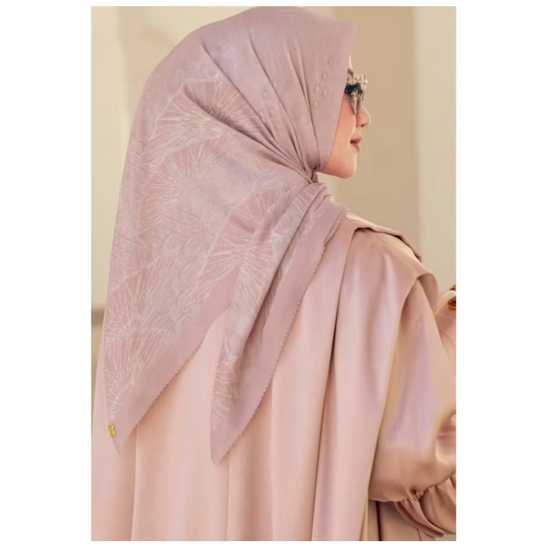 [Preloved] Jilbab/ Kerudung Buttonscarves Original Medina Series 2