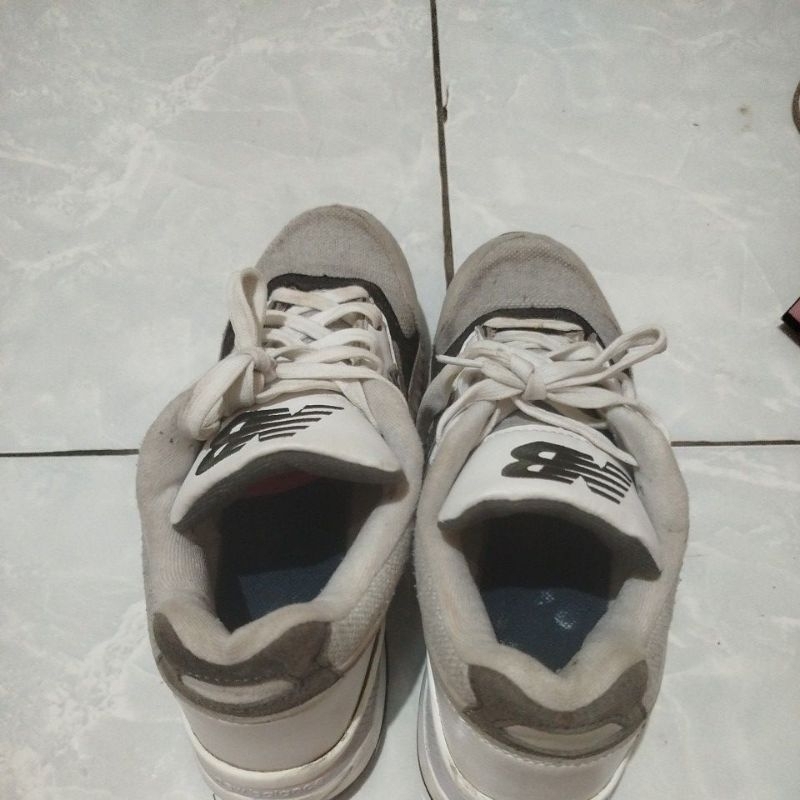 sepatu NB 530