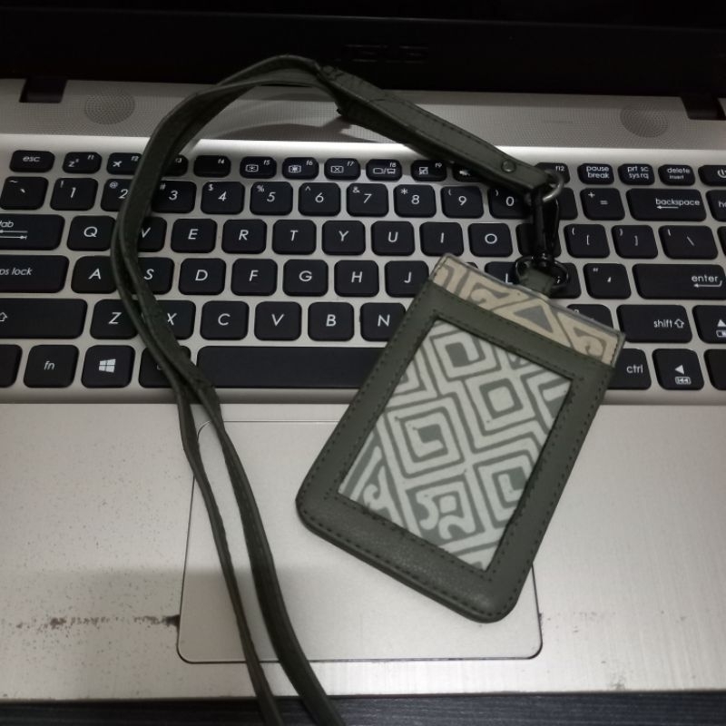 

Lanyard Nametag ID Card Bukuku Indonesia Preloved