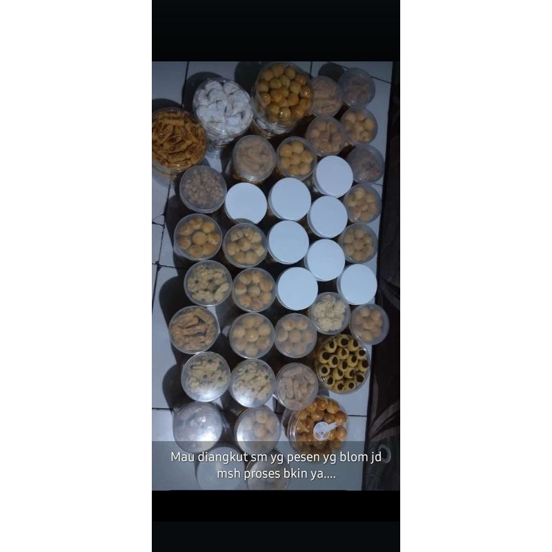 

paket kue lebaran isi 3