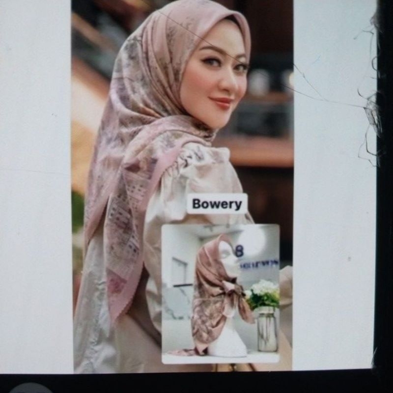 CO LINK SPLIT Preloved BOWERY NEW YORK 3 BUTTONSCARVES