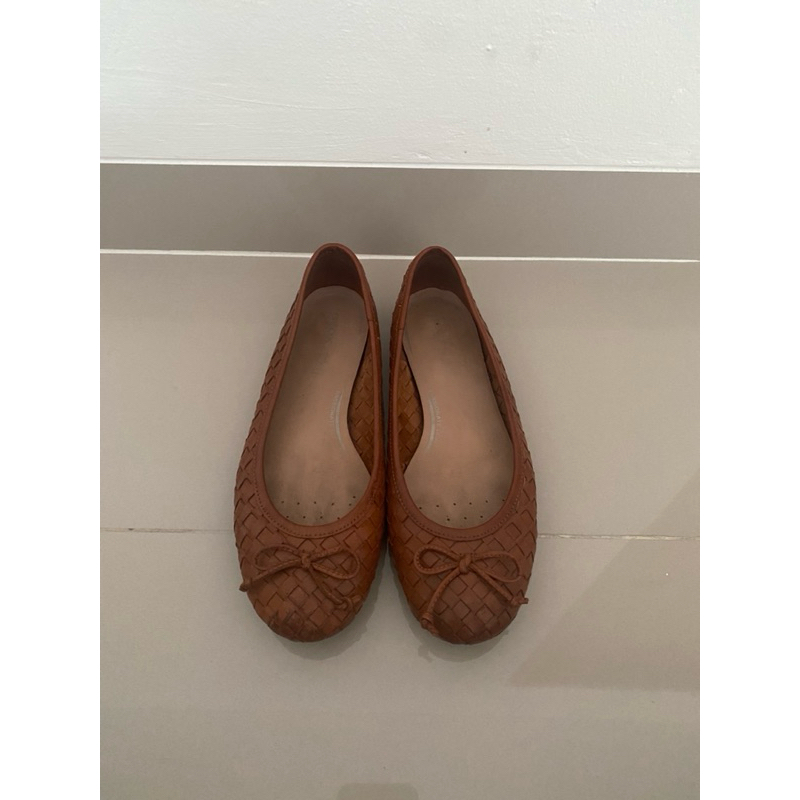 Preloved Geox Flats Shoes Wanita