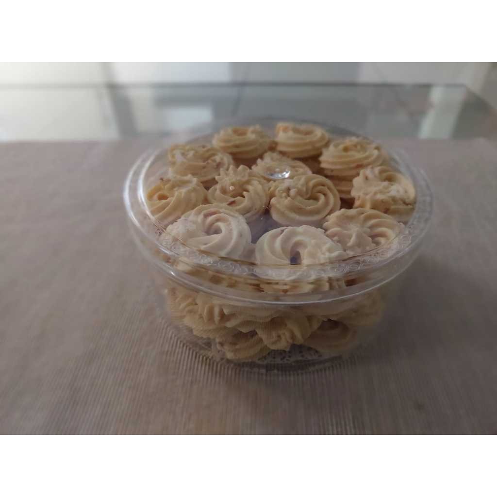 

Kue Khas Lebaran Kue Sagu Keju Per 1 Toples