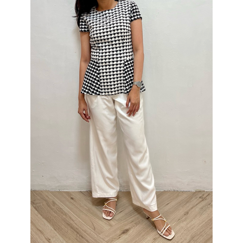 Blouse The Executive Motif Kotak