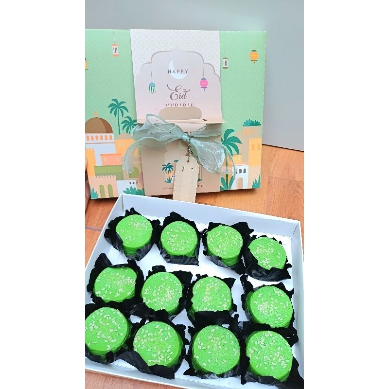 

Kue Ijo Best Seller Terbuat dari Daun Suji dan Pandan Wangi Super Lembut dan Kenyal Non Pengawet SIap Santap