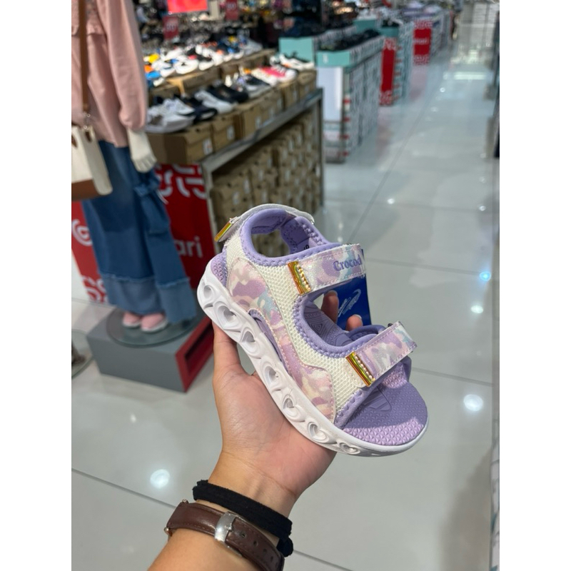 sepatu sandal anak cewek LED brand crocodile kids