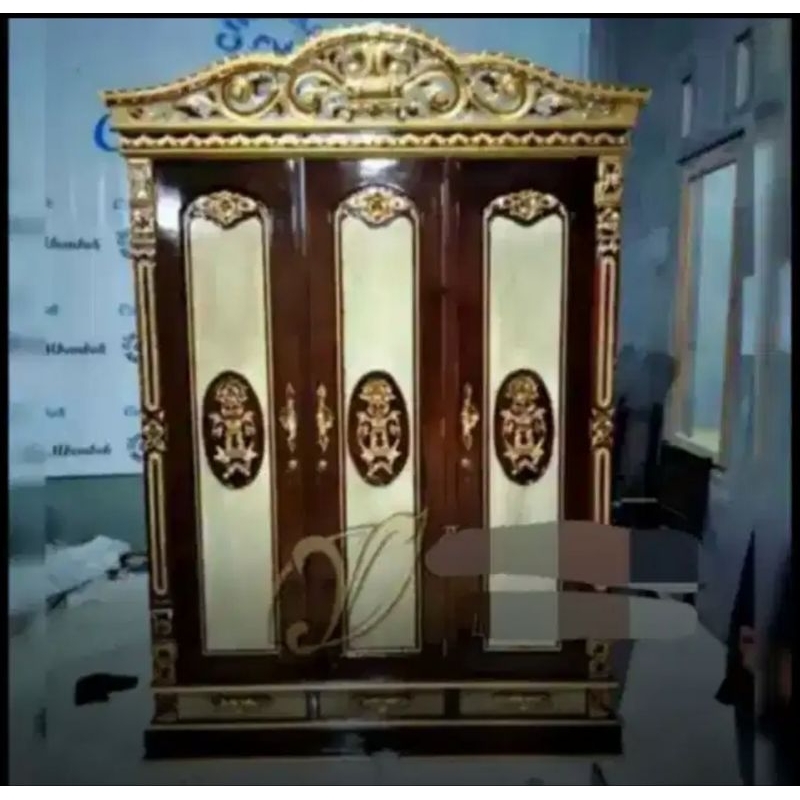 lemari kayu jati 3 pintu bekas