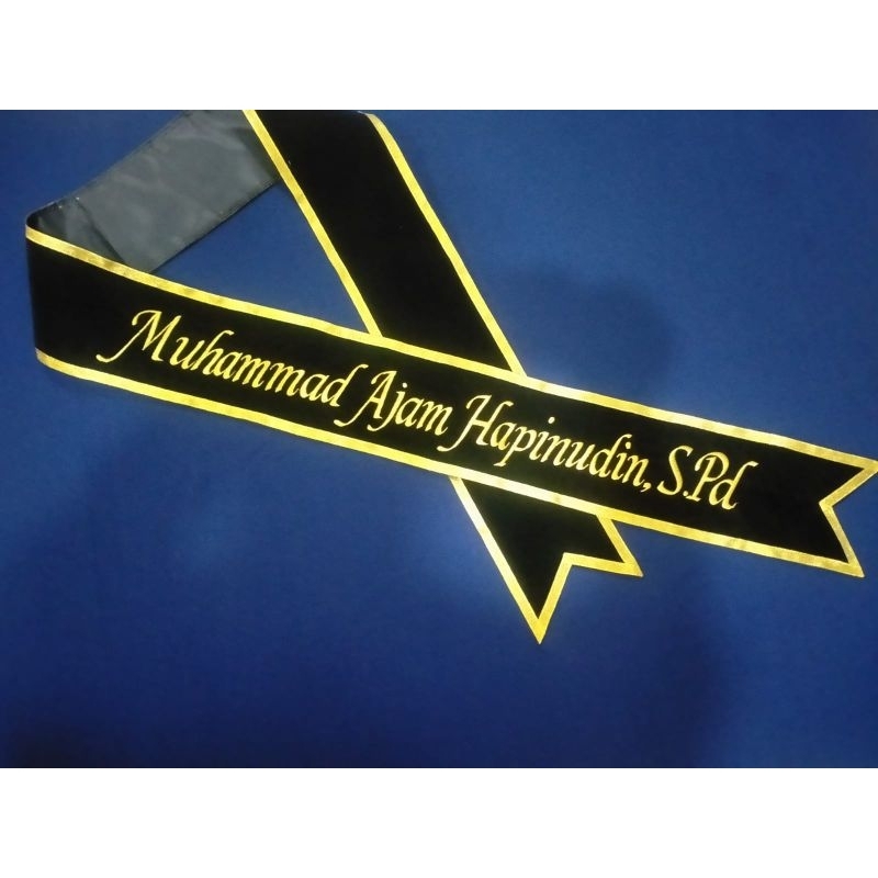 selempang wisuda bludru pita custom /selempang bludru nama  pita(bahan bludru pilihan tebal lembut d