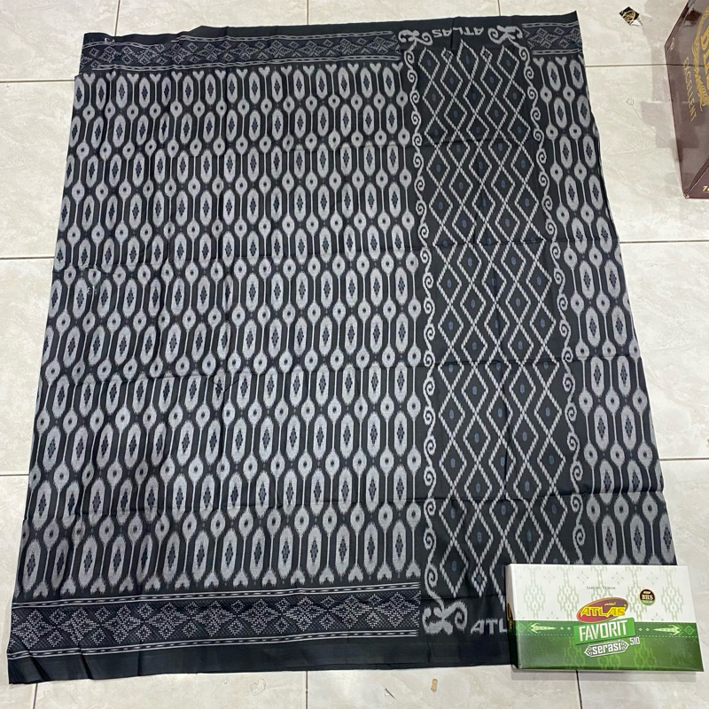 sarung atlas favorit serasi