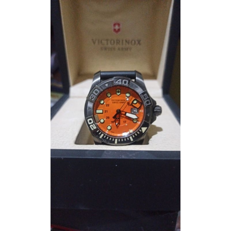 ORI JAM TANGAN VICTORINOX SWISS ARMY
