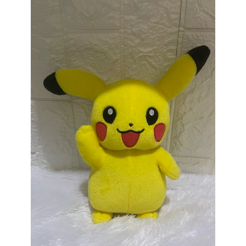 pikachu tomy