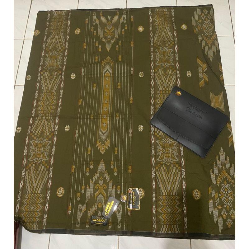 Sarung Wadimor Grandmaster