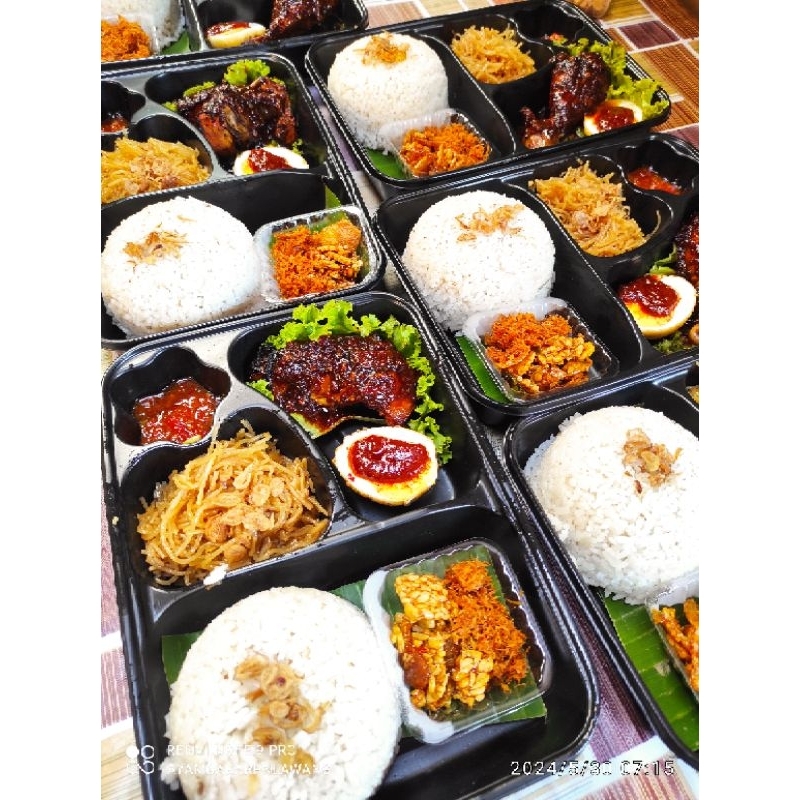 

Bento Nasi uduk ayam bakar madu