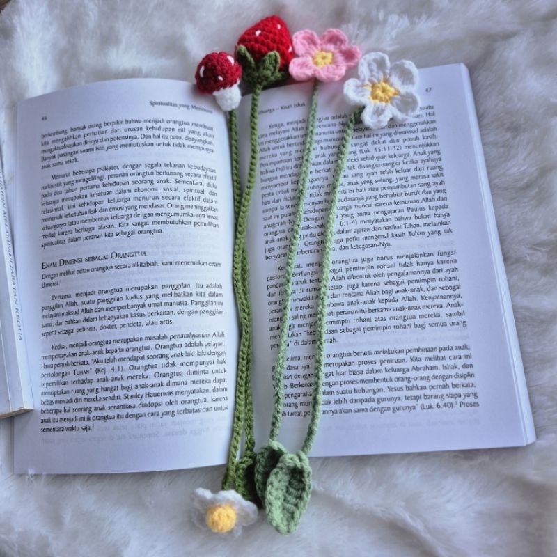 

Ready stock ! Crochet Bookmark | Pembatas buku