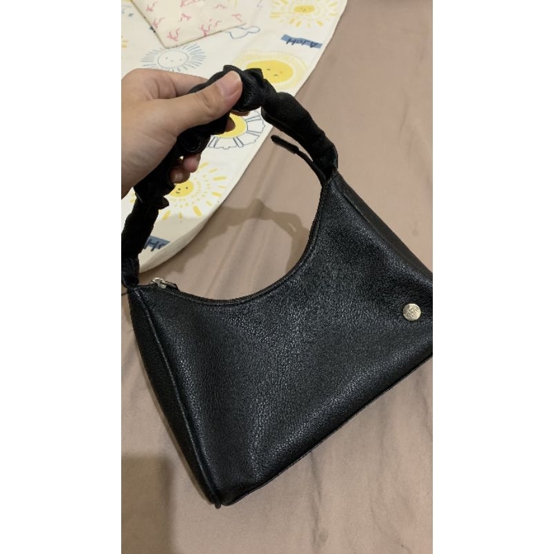 PRELOVED TAS SHOPEE MARTIN