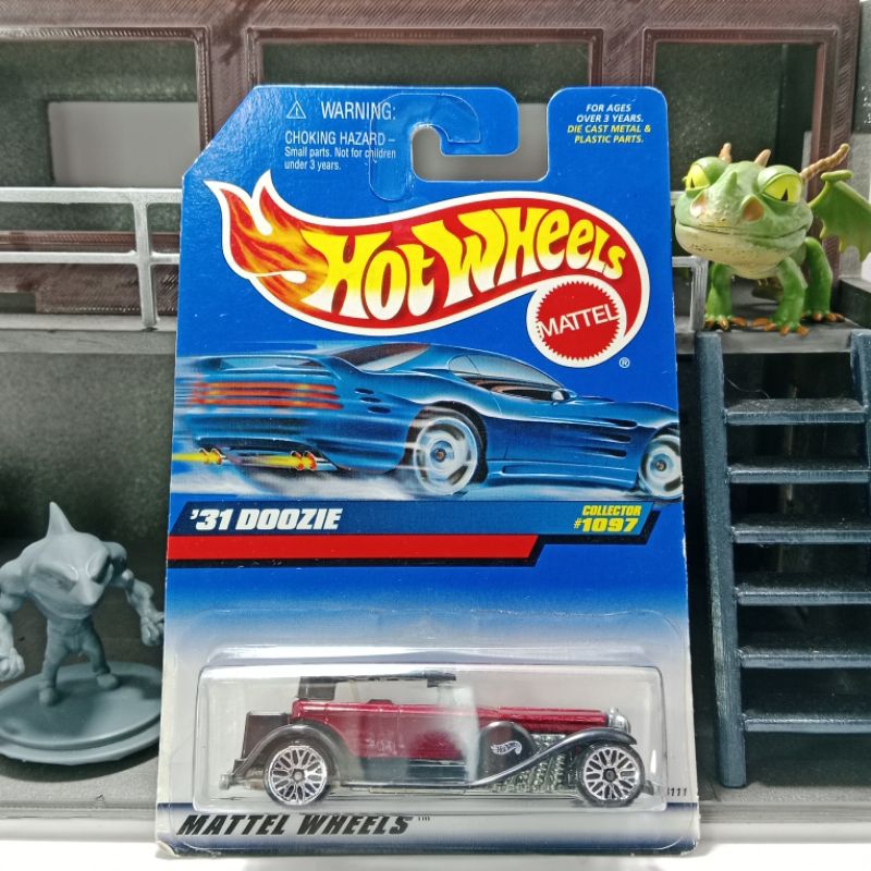 Hot Wheels '31 Doozie Collector #1097 (Bonus Free Protector)