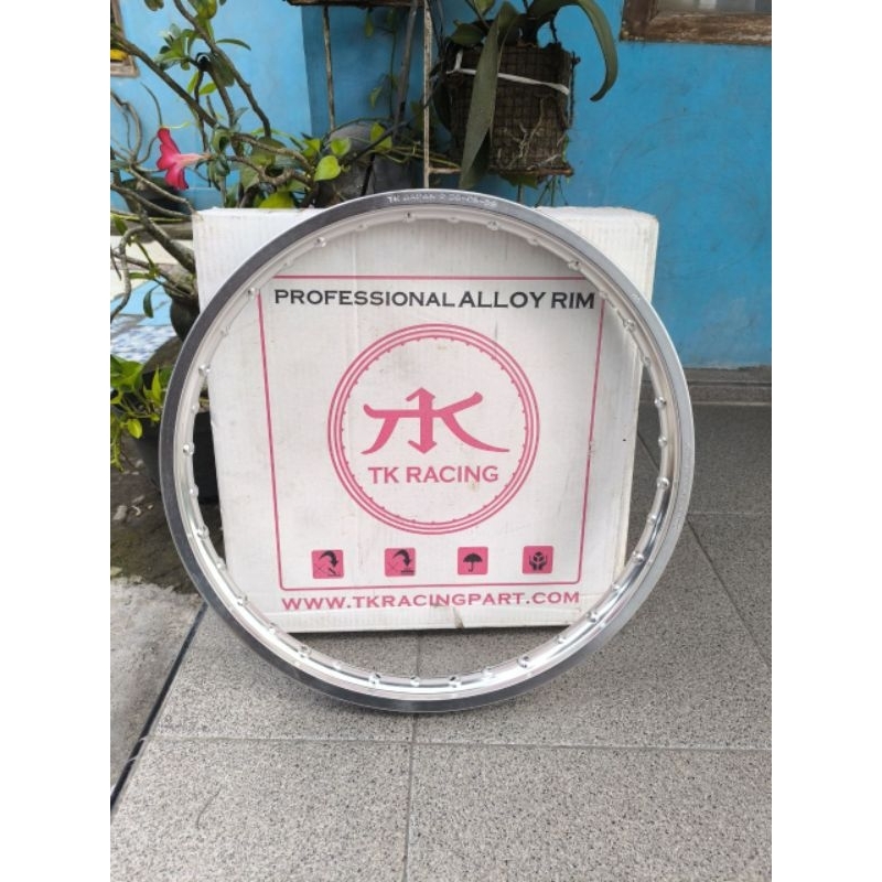 Velg pelek tk japan 140 ring 19 hole 36 silver baru stok lama Original.