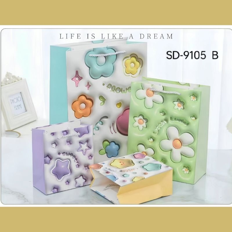 

PAPER BAG 3D / PAPER BAG IMPORT / PAPER BAG SEDANG / TANGGUNG