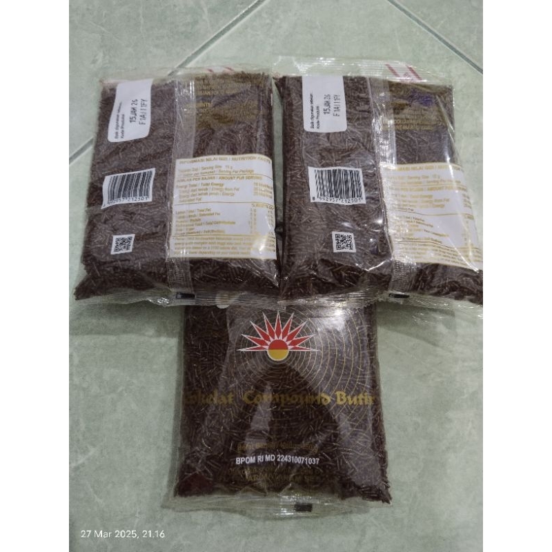 

Coklat Butir Cokelat Compound Butir Coklat Ceres Safari 250g