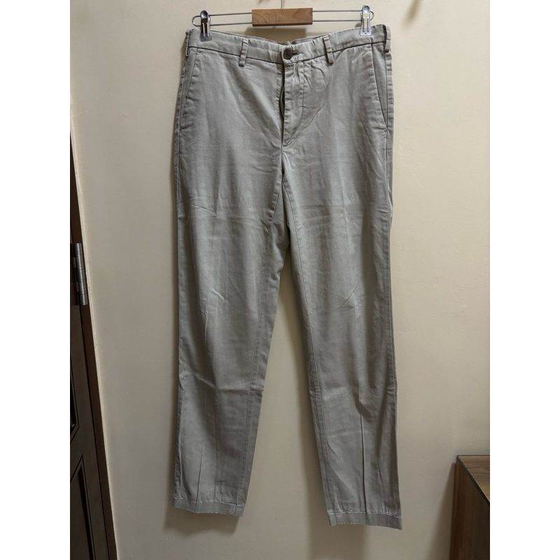 Preloved (PL) - Celana Panjang UNIQLO Pria Chino Warna Beige